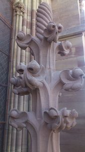 sculpture pinacle en pierre sculpteur bruno marson ernolsheim bruche strasbourg