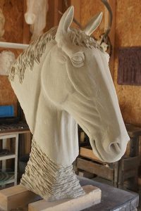 sculpture cheval en grès sculpteur bruno marson ernolsheim bruche