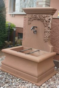 Sculpture - fontaine en pierre grès des vosges