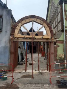 Porche en grés Bruno Marson Tailleur de pierre Strasbourg